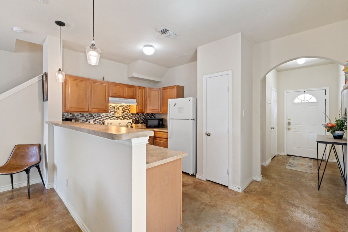 Building Photo - 7807 Kingsbury Wood