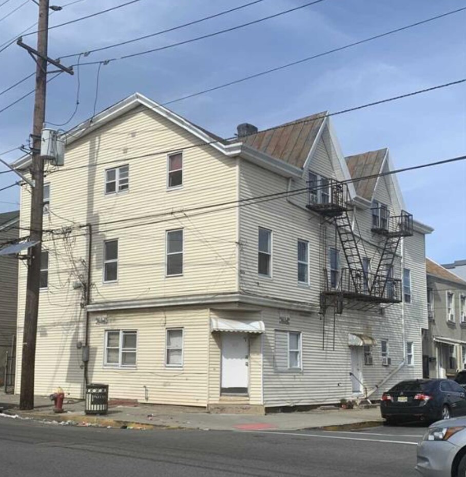 Building Photo - 217 21st Ave