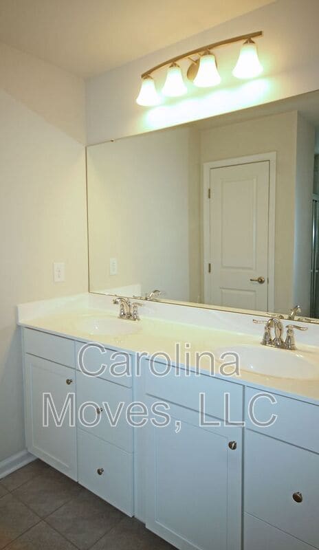 Building Photo - 17 Country Dale Dr