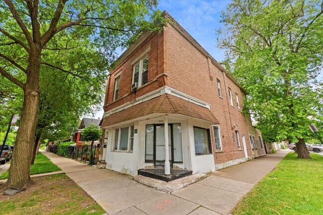 Primary Photo - 3000 S Kedvale Ave
