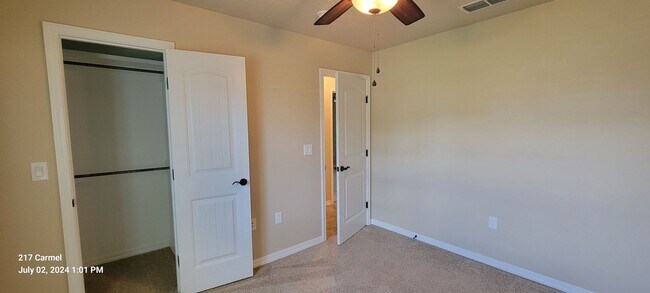 Building Photo - IMPRESSIVE LARGE HOME IN NORTHEAST CLOVIS