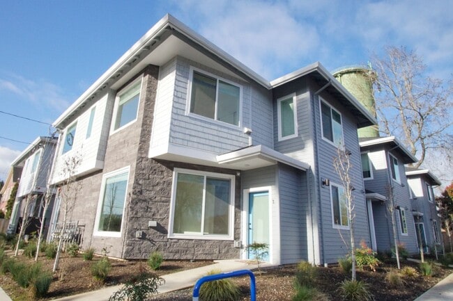 Building Photo - INCREDIBLE SPECIALS: Stylish 2-Bedroom Tow...