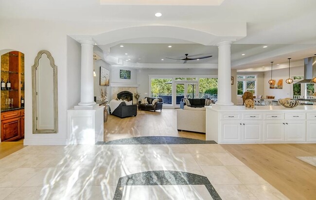 Building Photo - 13497 Tierra Heights Rd