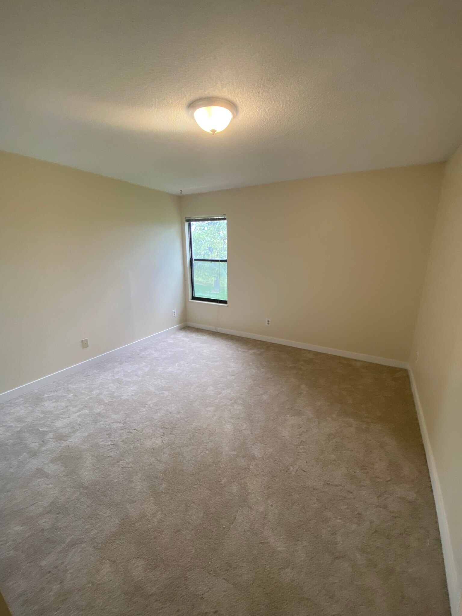Building Photo - 420 Zang St