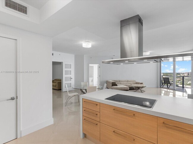 Building Photo - 17301 Biscayne Blvd