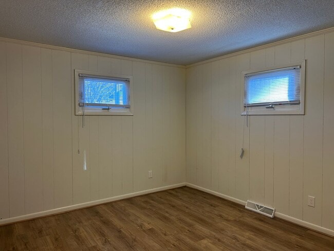 Building Photo - Brown's Chapel Duplex