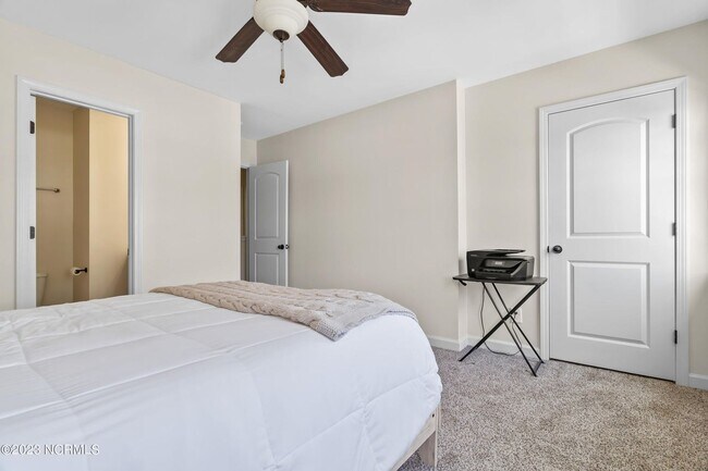 Building Photo - Modern Sneads Ferry Townhome with Private Fenced Yard