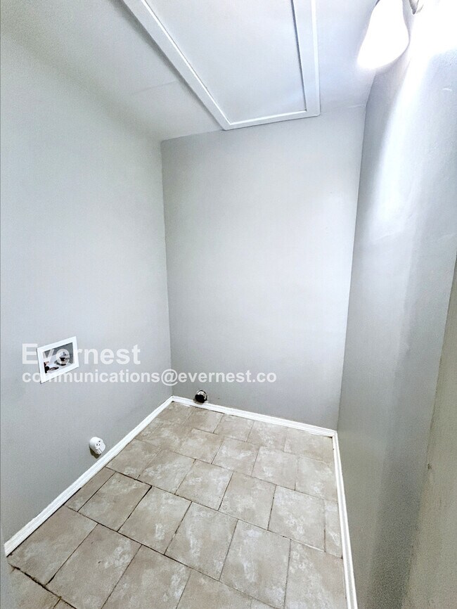 Building Photo - 4280 Valley Grove Dr