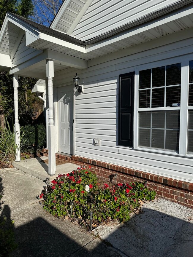 Building Photo - 488 S Birdneck Rd