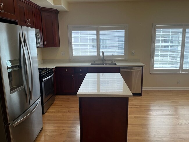 Building Photo - 7011 Silver Brook Ct