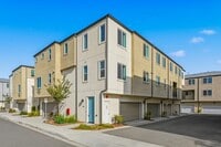 Building Photo - 5257 Beachfront Cove