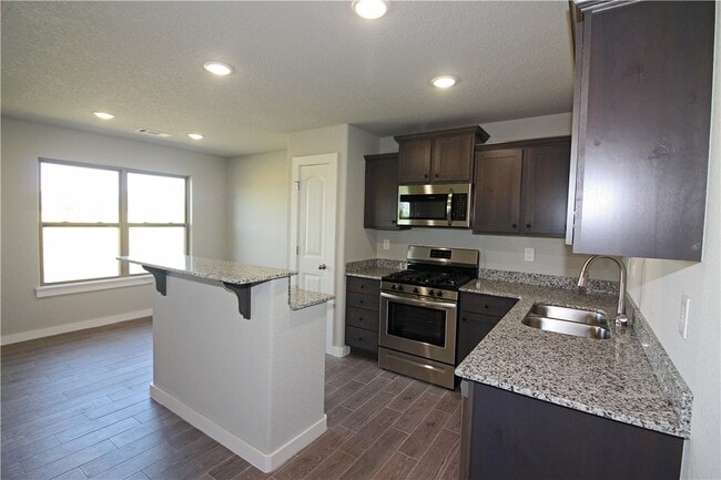 Building Photo - 411 Barbet Dr