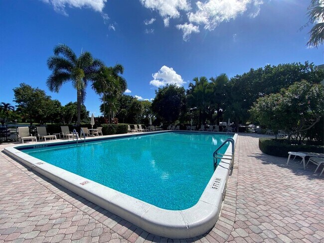 Building Photo - 3051 N Course Dr