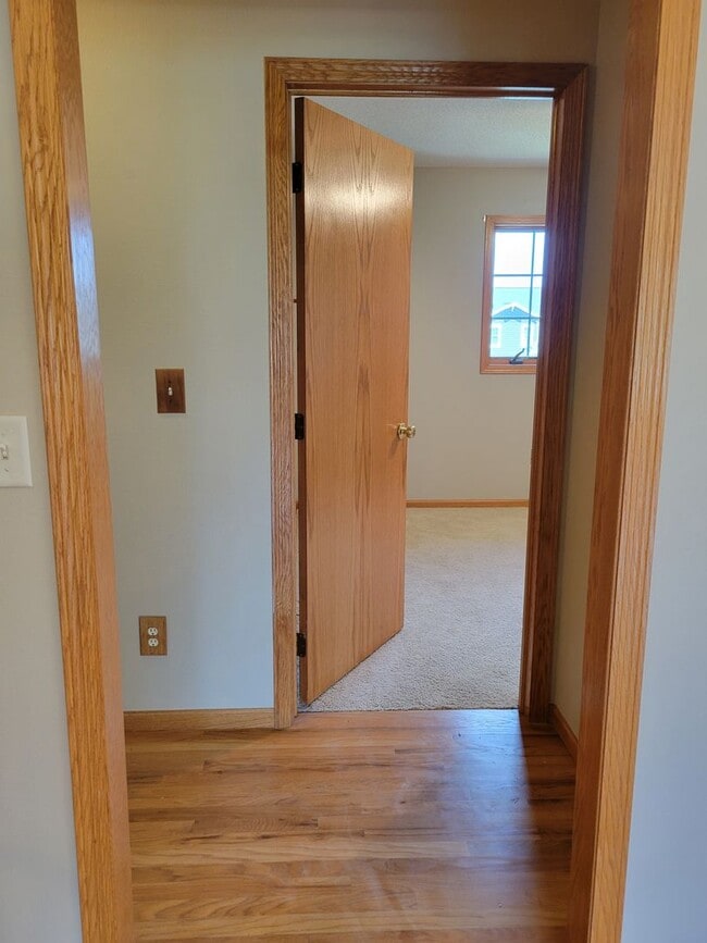 Building Photo - 3 Bedroom Twin Home