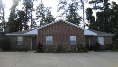 Building Photo - 2BR/2BA Duplex – Hassle-Free Living with Lawn Care Included