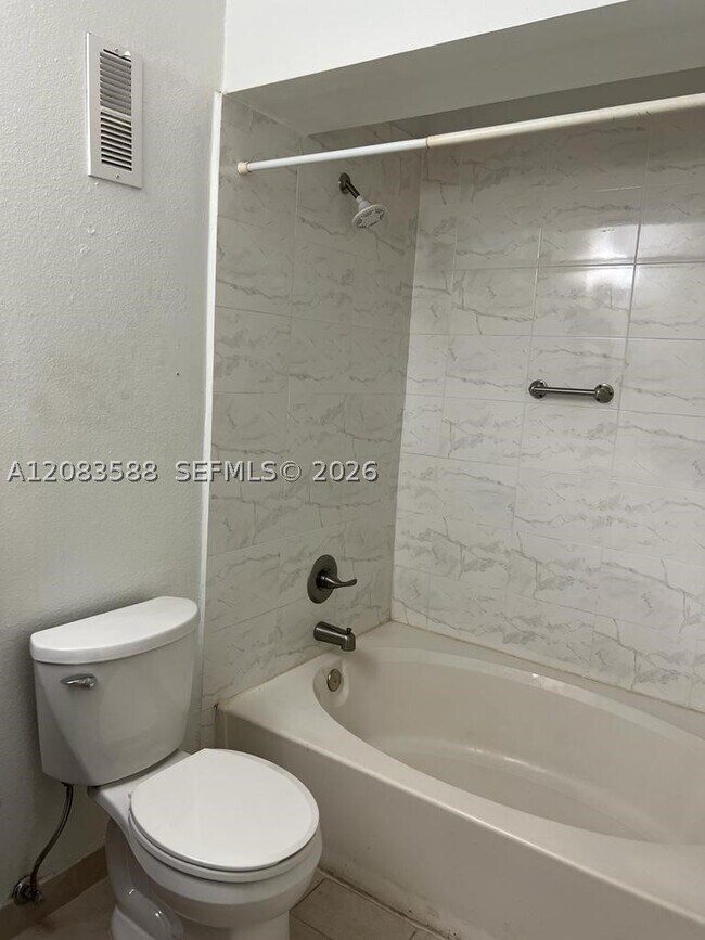 Building Photo - 10581 SW 155th Ct