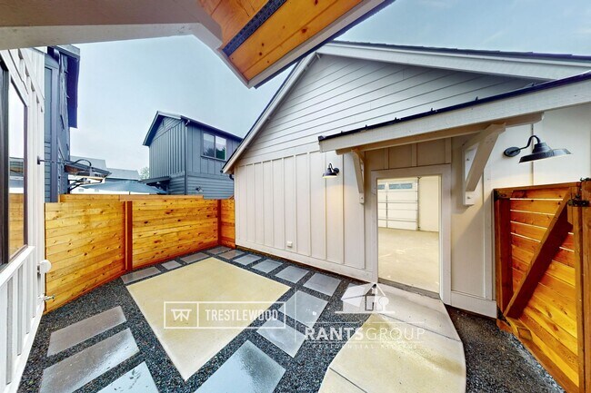 Building Photo - Brand New! Modern Home in Trestlewood – Where Comfort Meets Community!