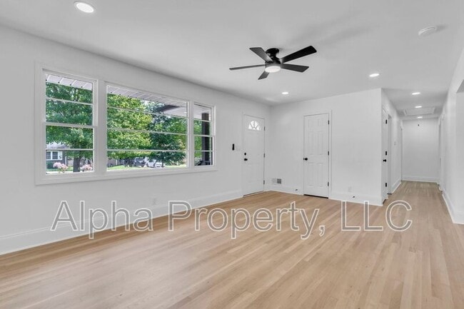 Building Photo - 403 Watkins Rd