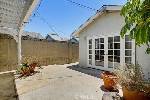 Building Photo - 2705 E Jacaranda Ave