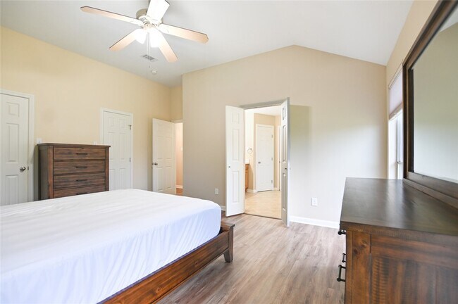Building Photo - 203 Colony Creek Dr