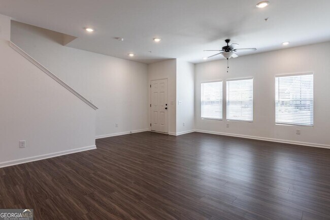 Building Photo - 5542 Highland St