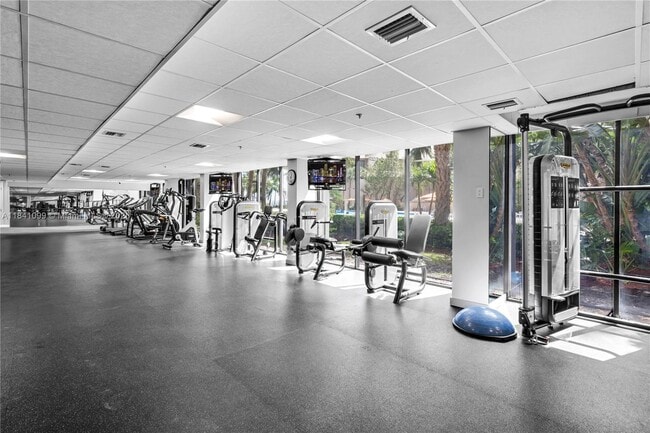 Building Photo - 540 Brickell Key Dr