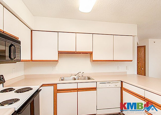 Building Photo - 57 Westside Dr