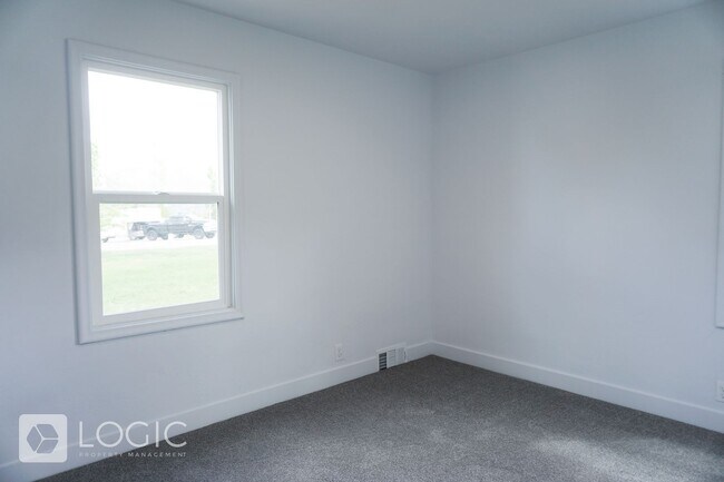 Building Photo - 171 E 3000 S