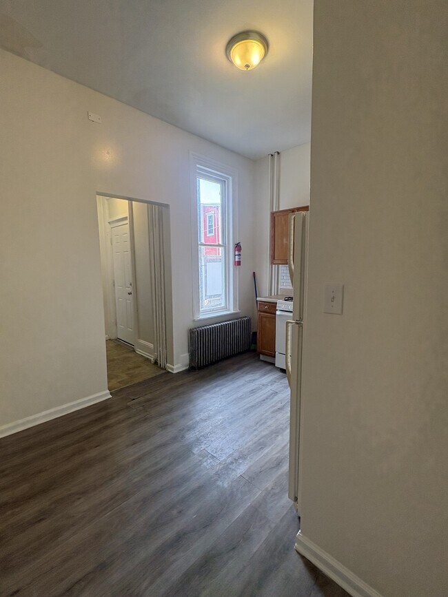 Building Photo - 214 S 13th St