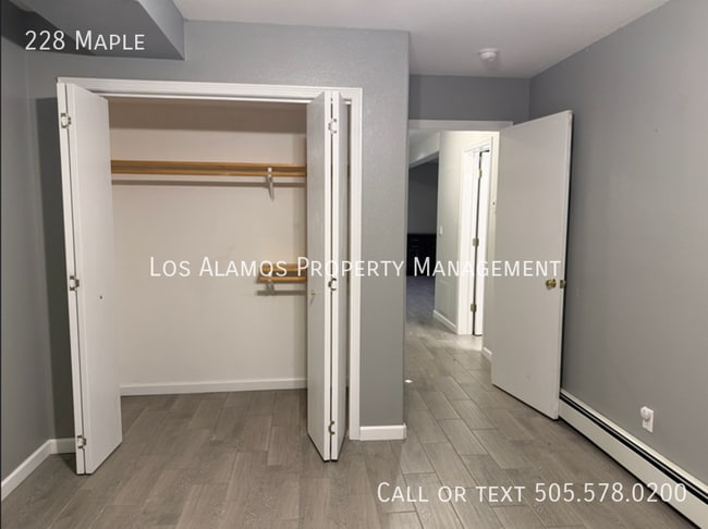 Building Photo - 228 Maple-