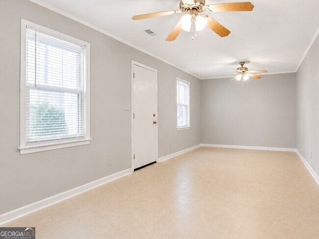 Building Photo - 339 Desiree Dr NW