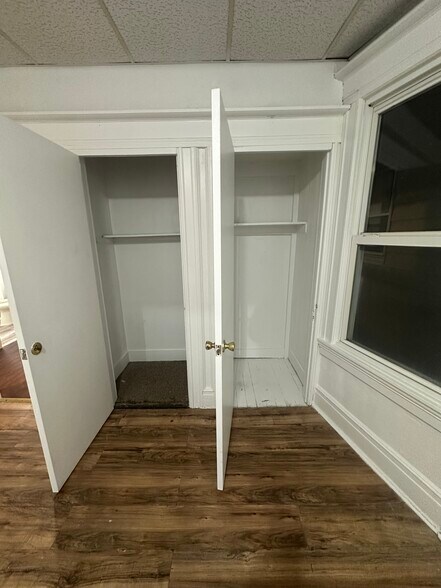 Building Photo - 96 N Essex Ave