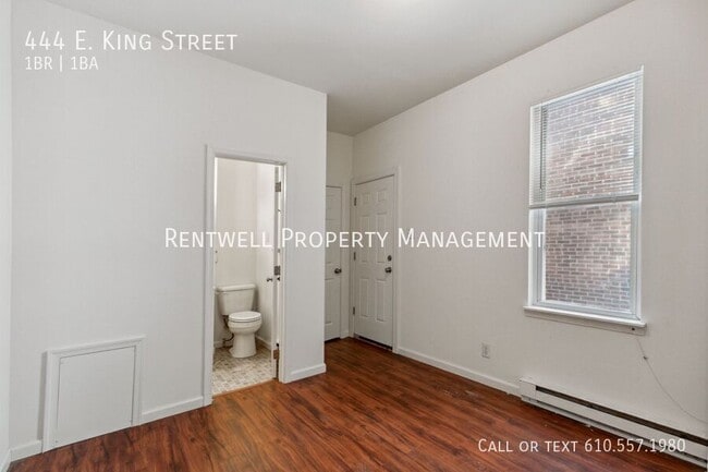 Building Photo - 444 King St