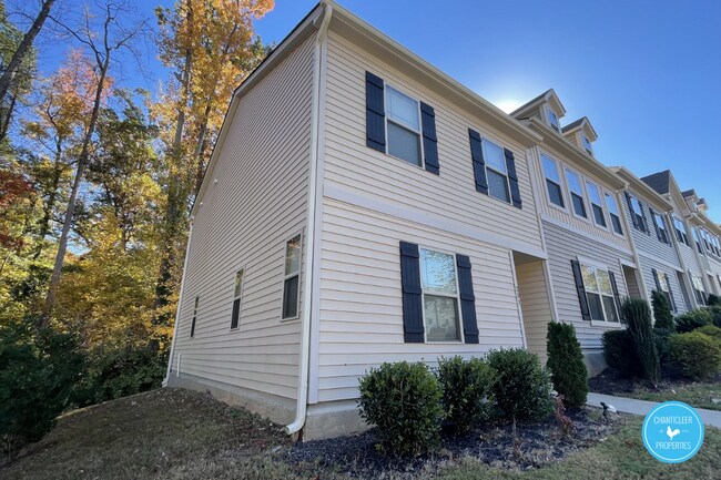 Primary Photo - 201 Socket St