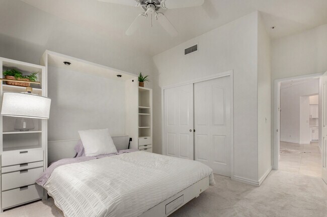 Building Photo - 6711 E Camelback Rd