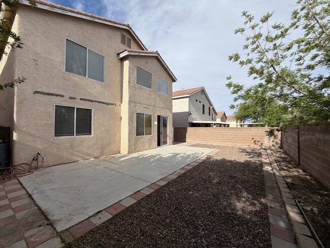 Building Photo - 10115 Capistrello Ave