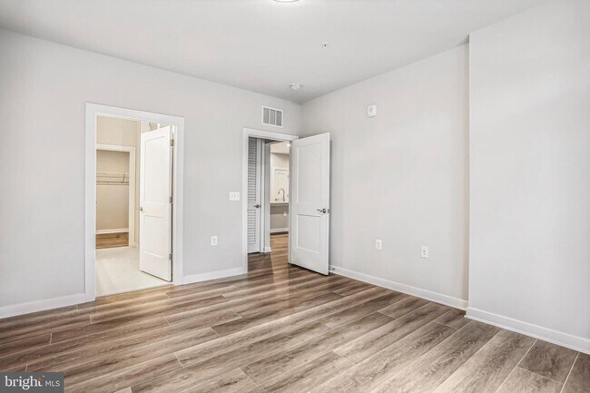Building Photo - 1675 Bandit Loop