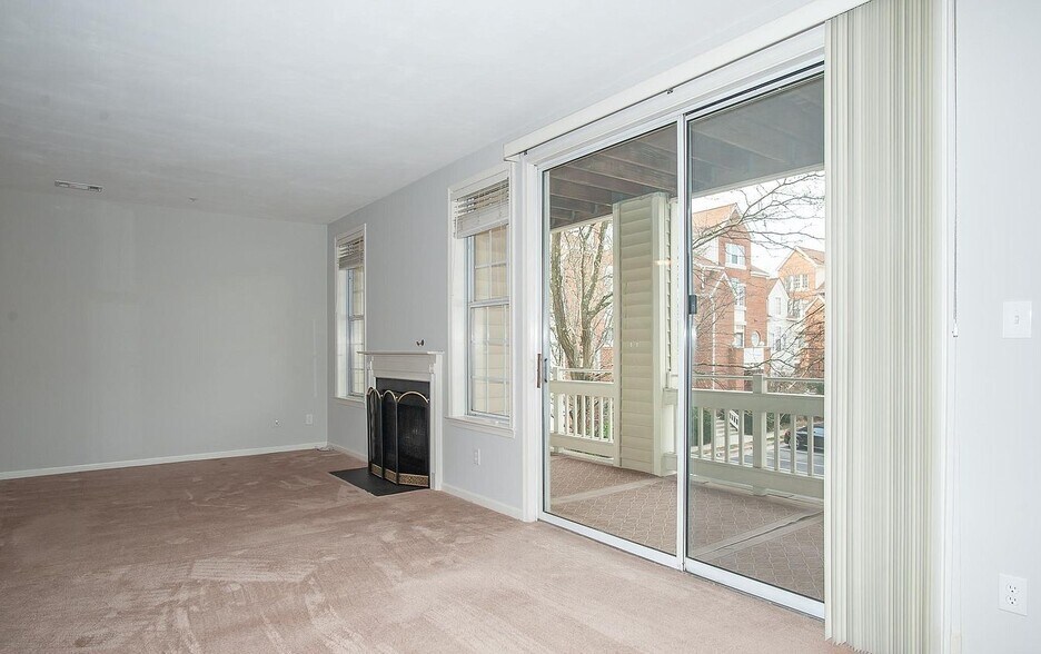 Building Photo - 6954 Ellingham Cir