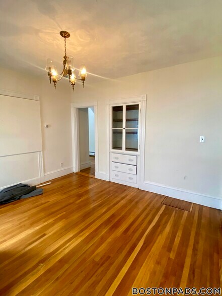 Building Photo - 5 Aldie St