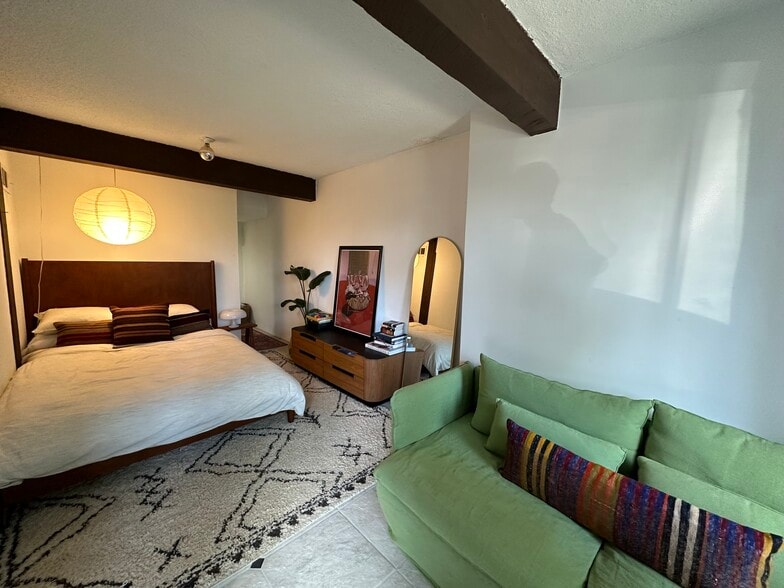 Downstairs storage room - 2017 Rosilla Pl