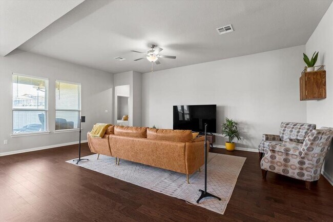 Building Photo - 6501 Velvet Leaf Ln