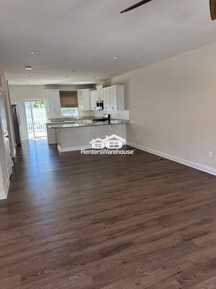 Building Photo - 2605 Day Lily Rd