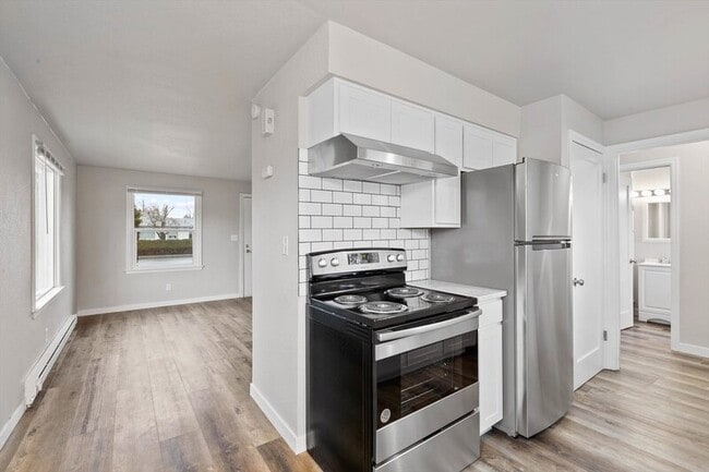 Building Photo - 10112 E Broadway Ave