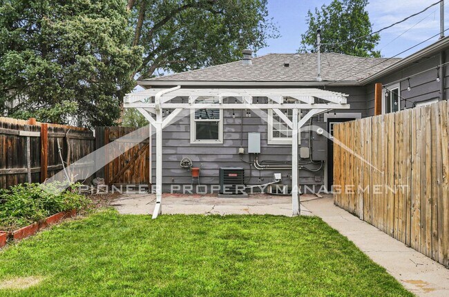 Building Photo - Charming Home with Central AC and Fenced Yard