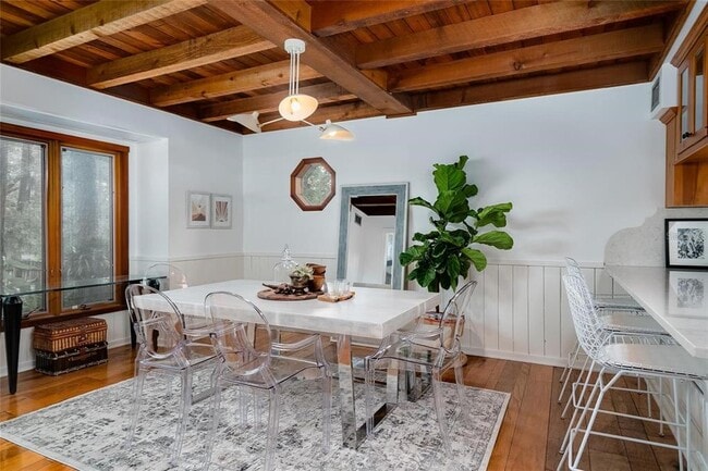 Building Photo - 8303 N River Oaks Ct