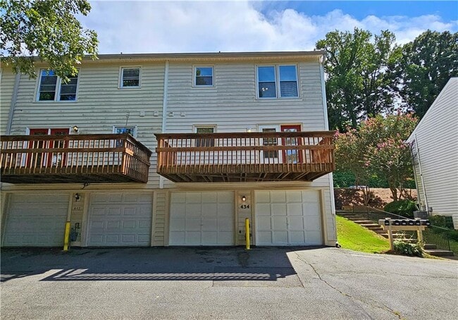 Building Photo - 434 High Creek Trce