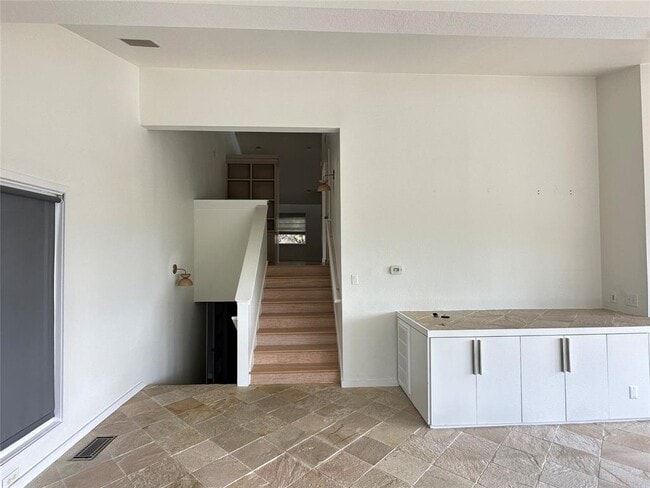 Building Photo - 5206 Scenic View Dr