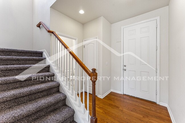 Building Photo - Spacious Home with Fenced Yard and Central AC