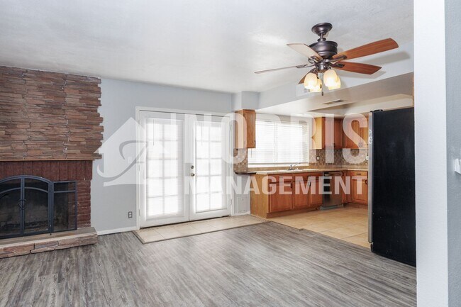 Building Photo - Great Home With NO HOA