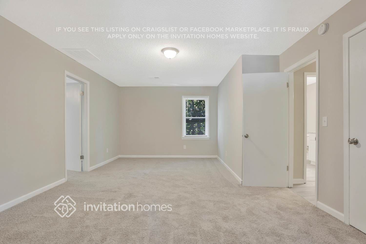 Building Photo - 306 Lake Swan Ct